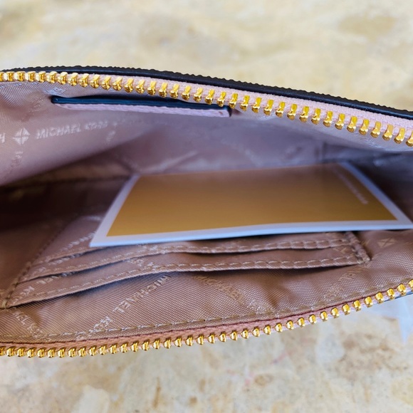 Michael kors signature wristlet wallet pink - Picture 8 of 9
